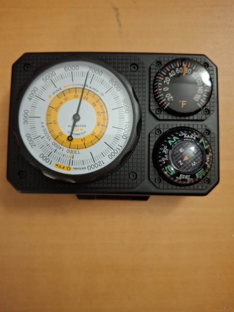 Sun Company Navigat'r 6 - Six-Function Dashboard Altimeter/Barometer