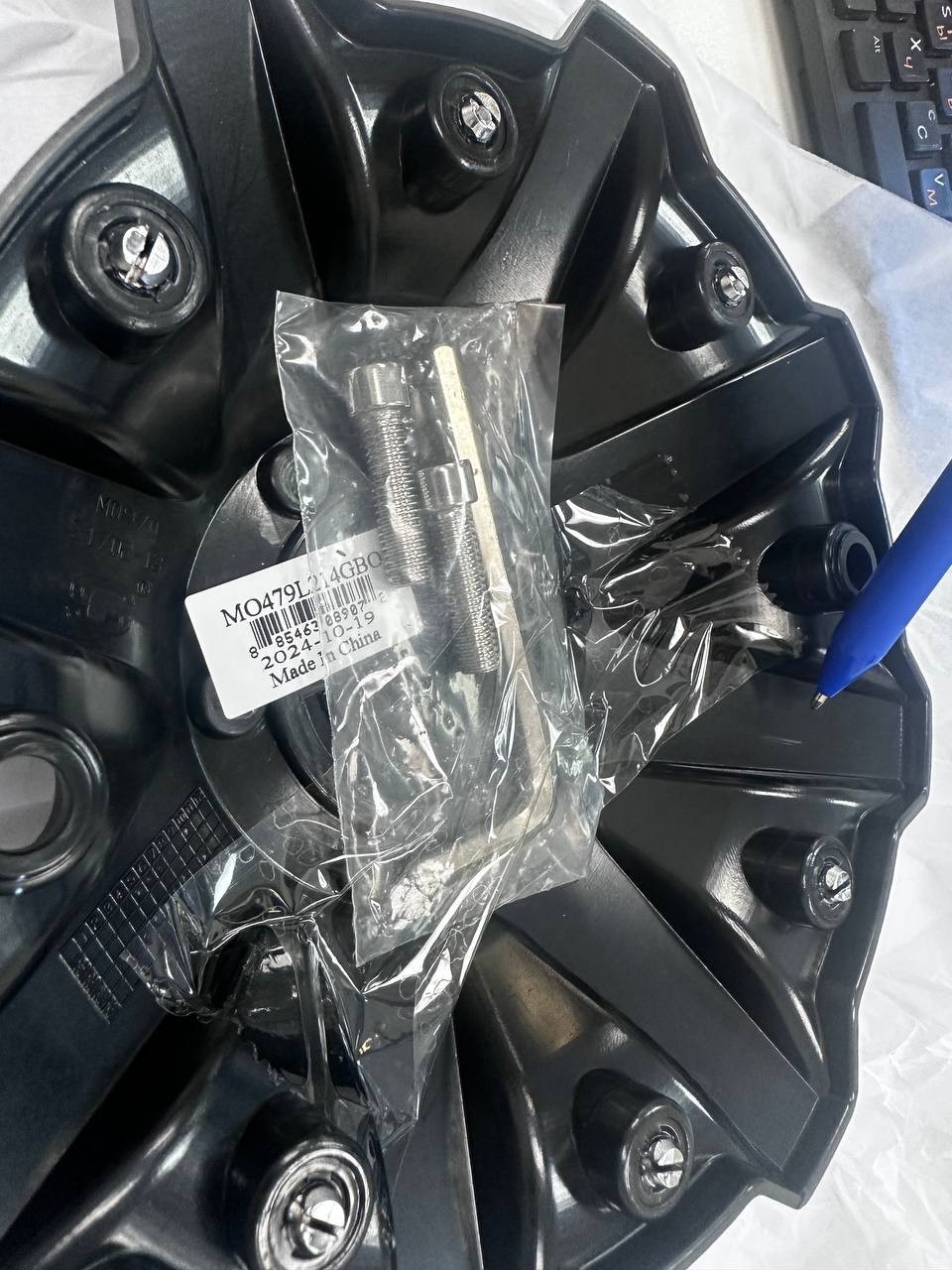 Moto Metal 4 pack MO479L214GBO Wheel Center Caps Gloss Black MO970