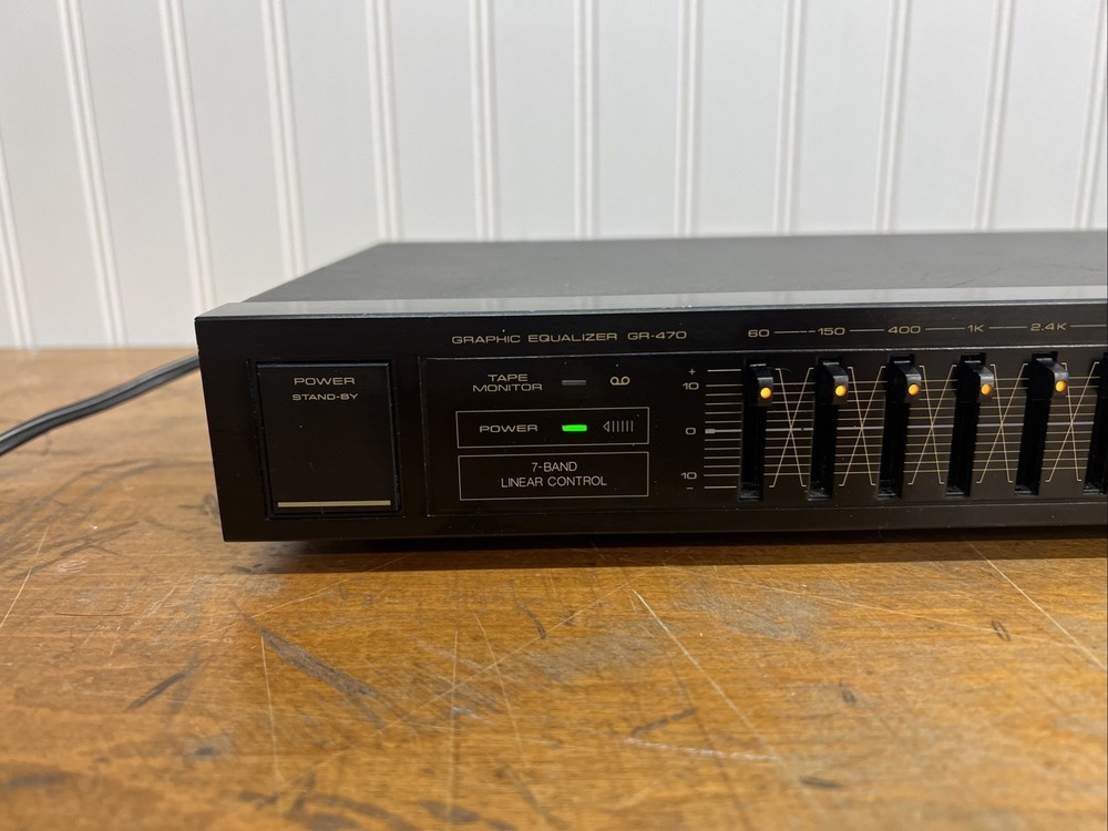 Pioneer Graphic Equalizer Model GR-470 Powers On