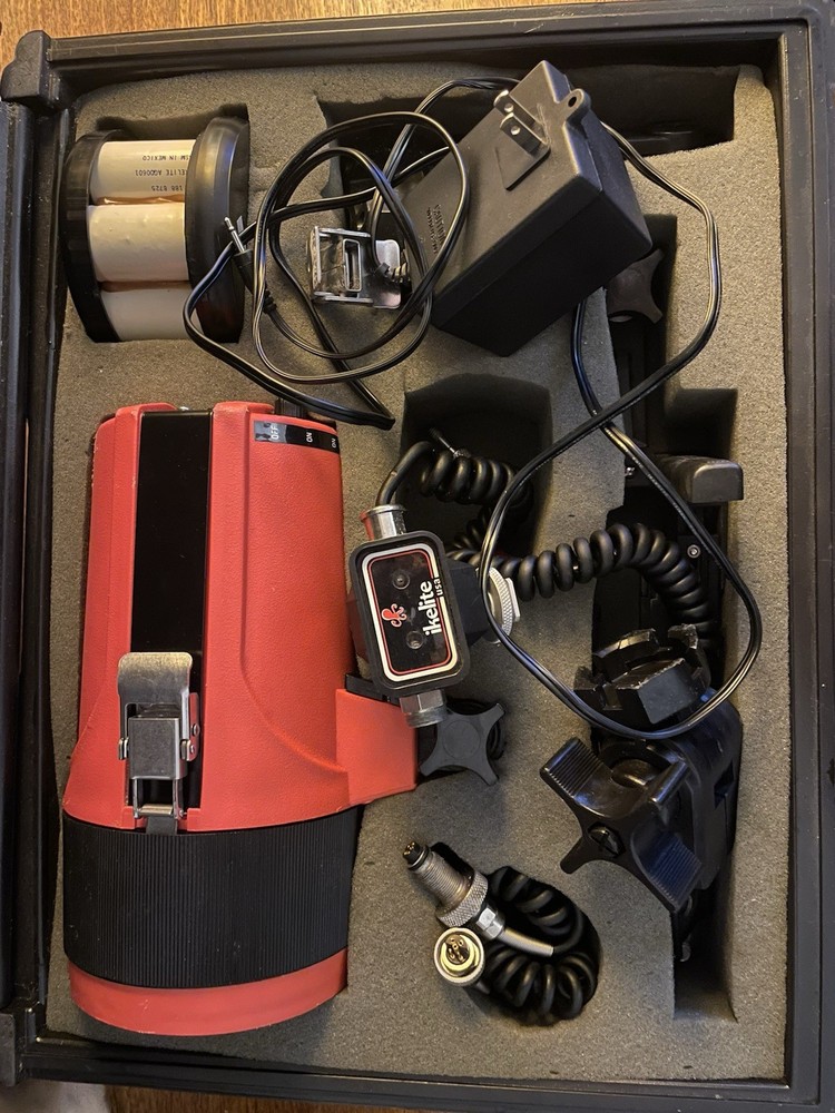 Ikelite Substrobe TTL Under Water Strobe Flash for Nikonos