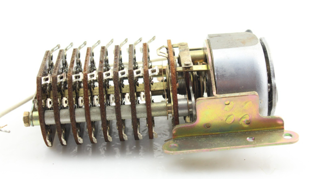 Fairchild D424-288 Electromechanical Sequencer / Rotary Switch Assembly – 1952