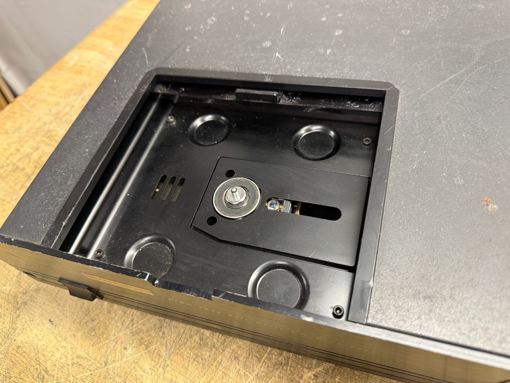 Parasound C/BD - 2000 Belt Drive Compact Disc Transport