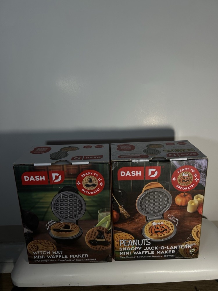 2-Dash Ready To Decorate Witch Hat Mini Waffle Maker