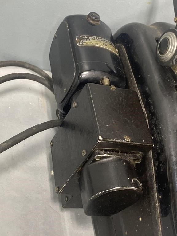 Vintage Underwood Motorized Adding Machine & Cover