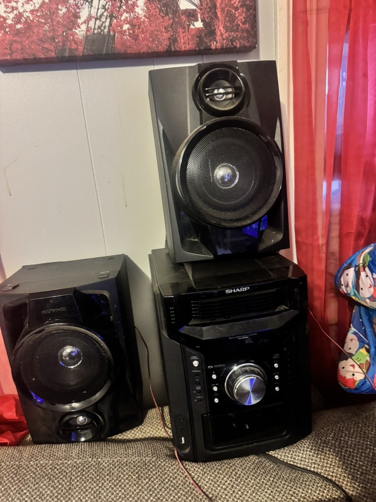 Excellent pre-owned Sharp CD-BH950 240W 5-Disc Mini Component Stereo Bluetooth!