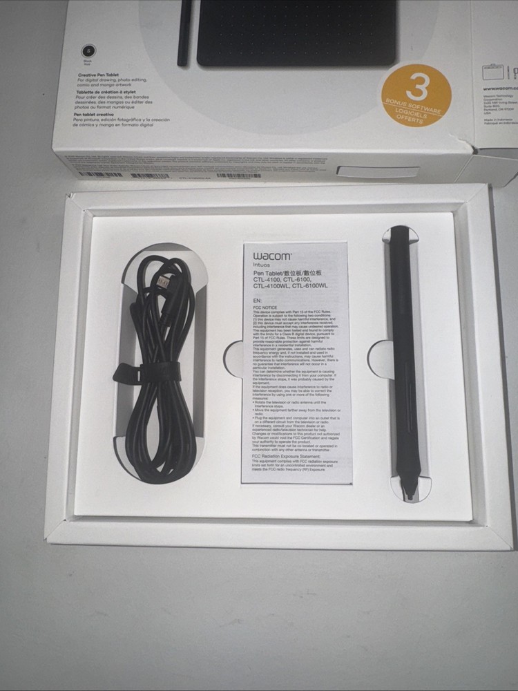 Wacom Intuos Creative Pen Tablet with Bluetooth - Medium, Black
