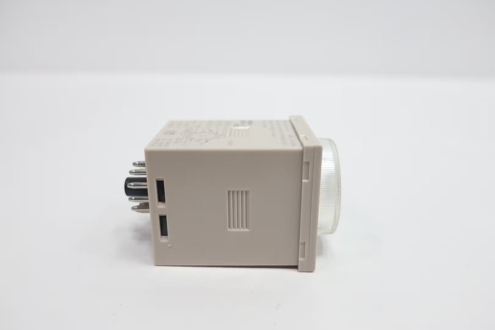 Omron H3CR-A-300 Timer 24-48v-ac