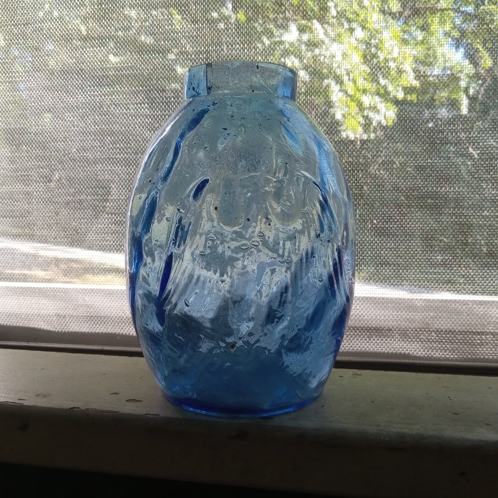 EAGLE EMB PRETTY BLUE DIAMOND OPTIC PATTERN SNUFF BOTTLE