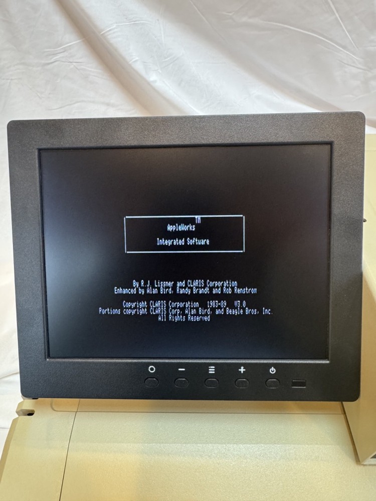 Apple IIe Computer Software bundle w/ Games - Applications - DOS - Diagnostics