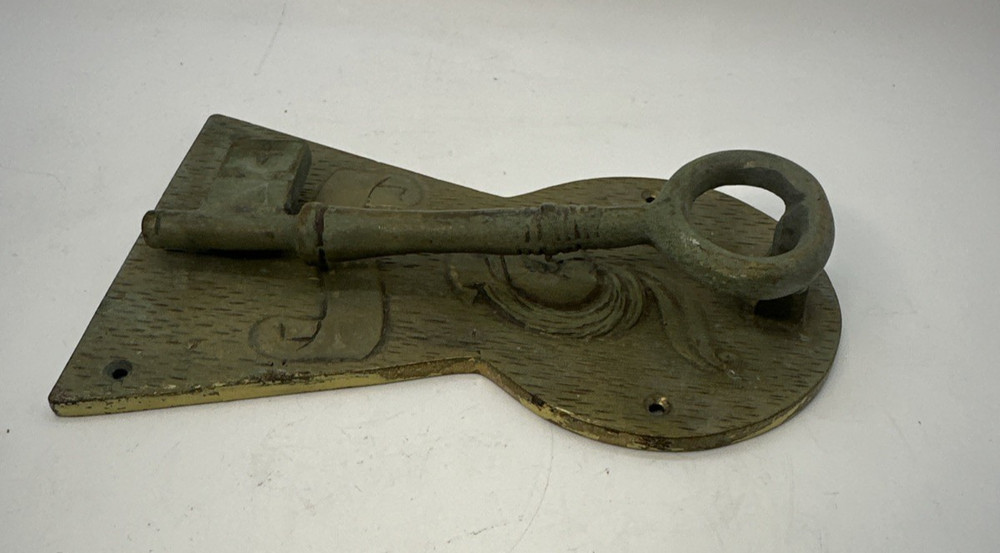 Vintage Solid Brass Skeleton Key Door Knocker W/Keyhole Shape Mounting Plate