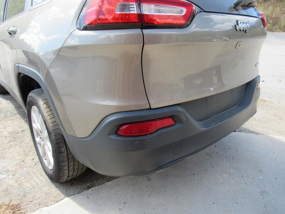 CHEROKEE 2016 Glove Box 1075980