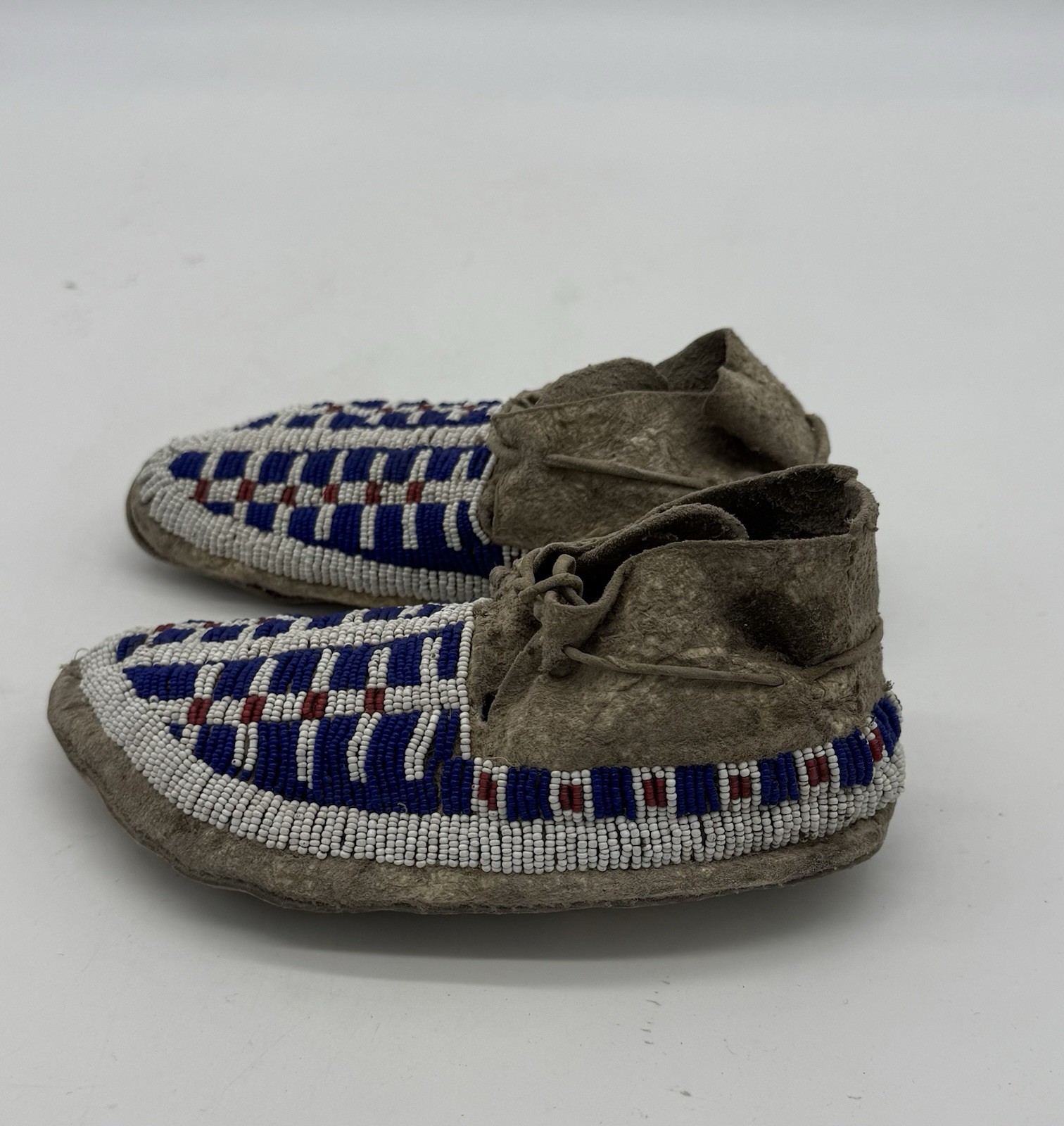 Old Plains Indian Sioux Beaded Moccasins