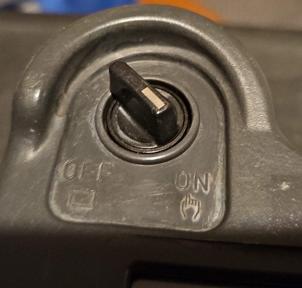 FANUC A05B-2255-C100#EAW AWE2 TEACH PENDANT.