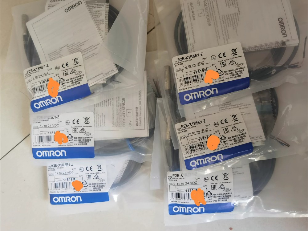 1pc OMRON E2E-X1R5E1-Z New Proximity Sensor