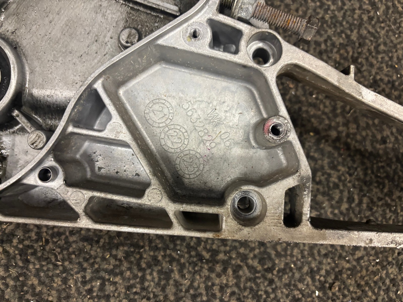 Polaris 850 AXYS Indy XC pro s Matryx Switchback Rush 16-24 OEM Inner Chaincase