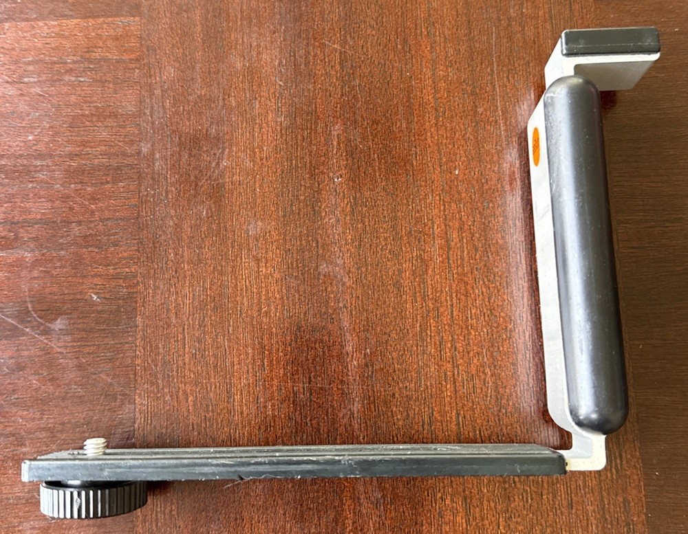 Braun Camera Grip Flash Bracket - Germany