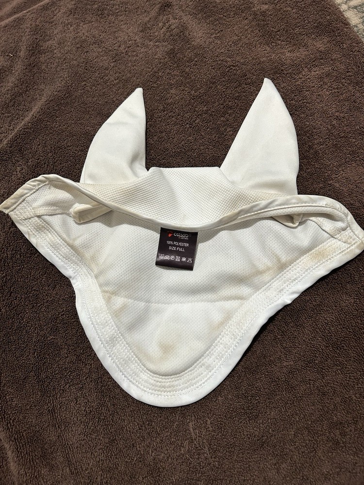 Catago Attitude Bonnet. White. Full