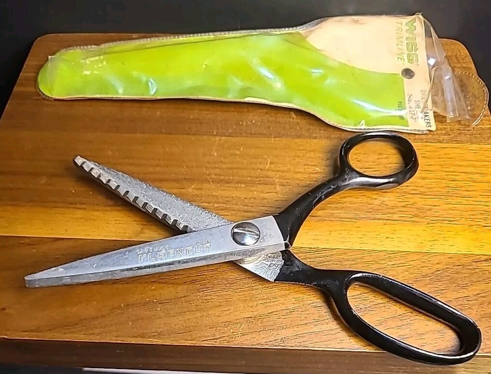 Vintage 1970s Kleencut Pinking Shears Scissors.