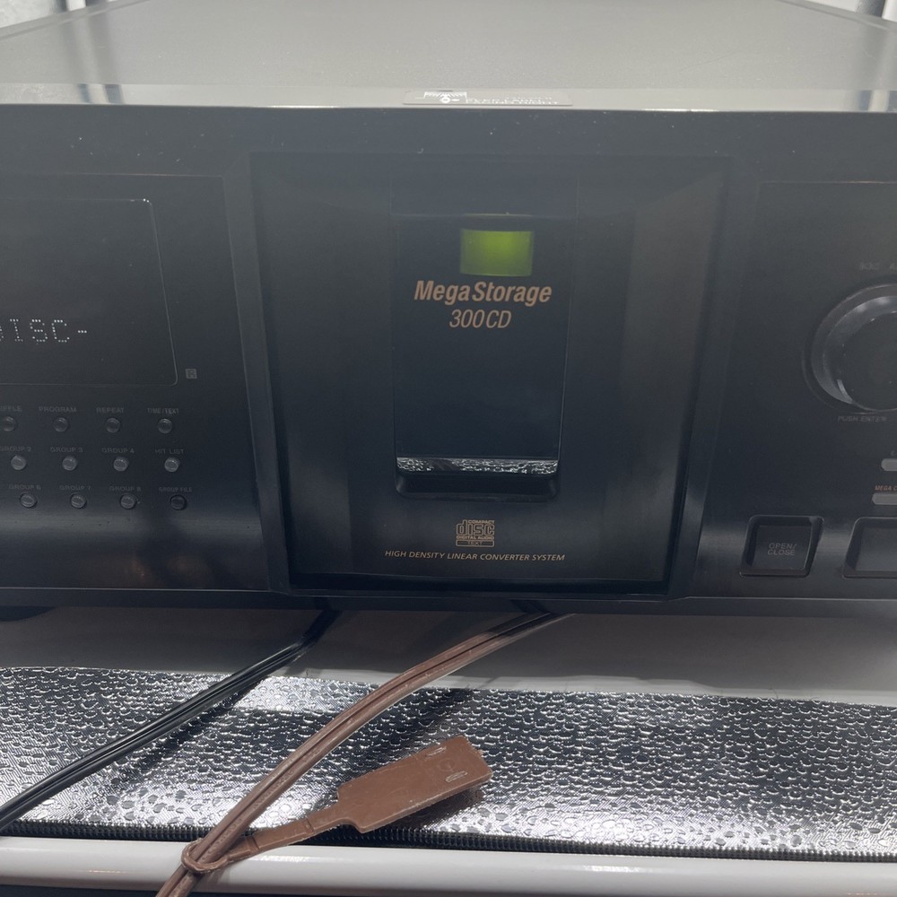 Sony MEGA Storage SKIPS NEEDS REPAIRED!!!!300 Disc CD Player CDP-CX355 No Remote