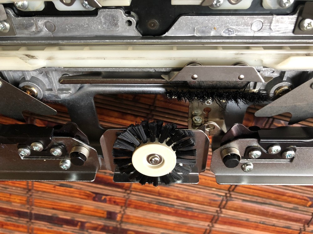 STUDIO MOD 560L KNITTING MACHINE CARIAGE ONLY, NO ATTACHMENTS