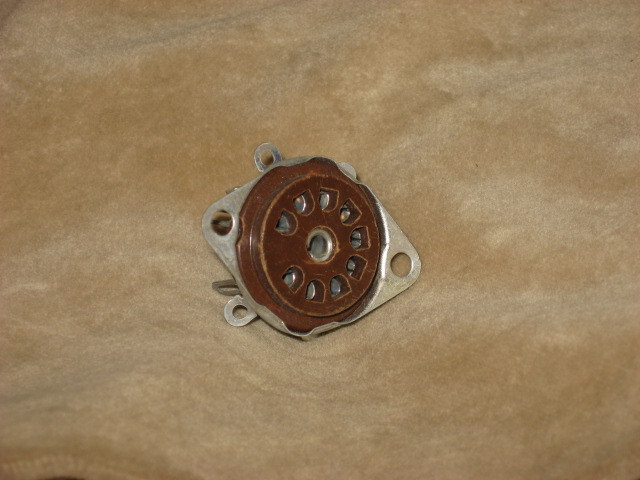 Tube Socket, 9 pin, chassis mount, new
