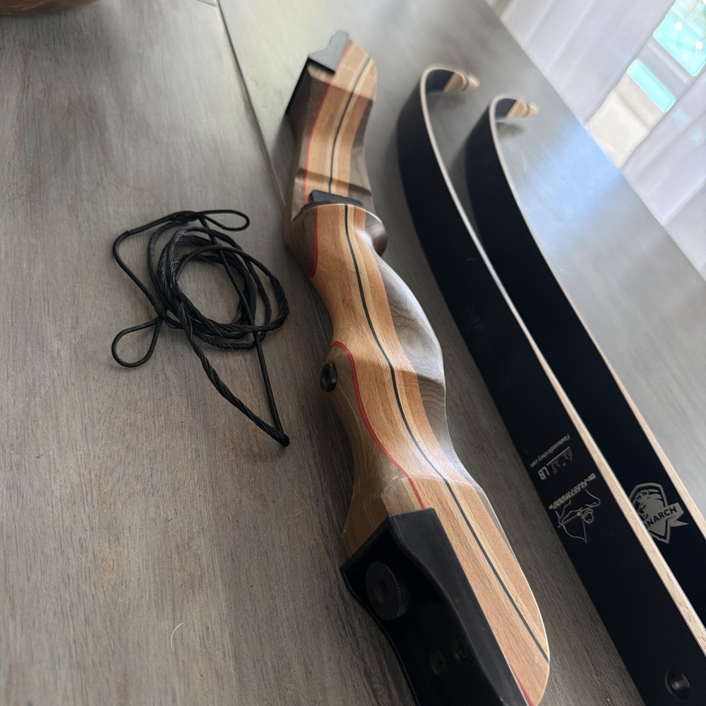 Fleetwood Monarch 62" 29# Recurve Bow Includes String