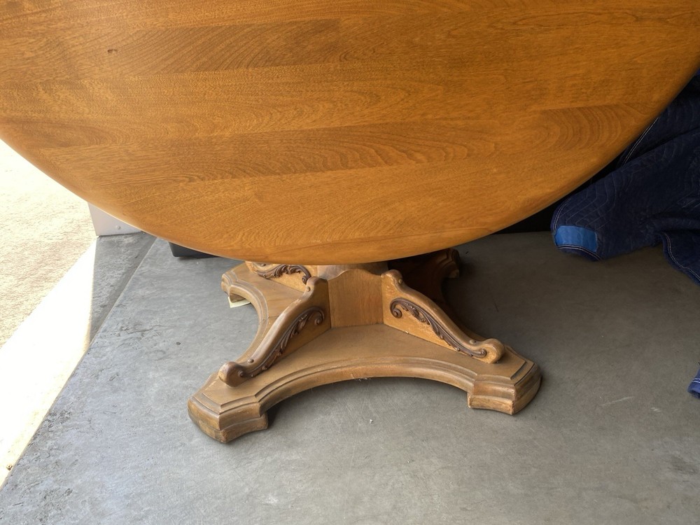 Vintage rop-leaf Pedestal Table