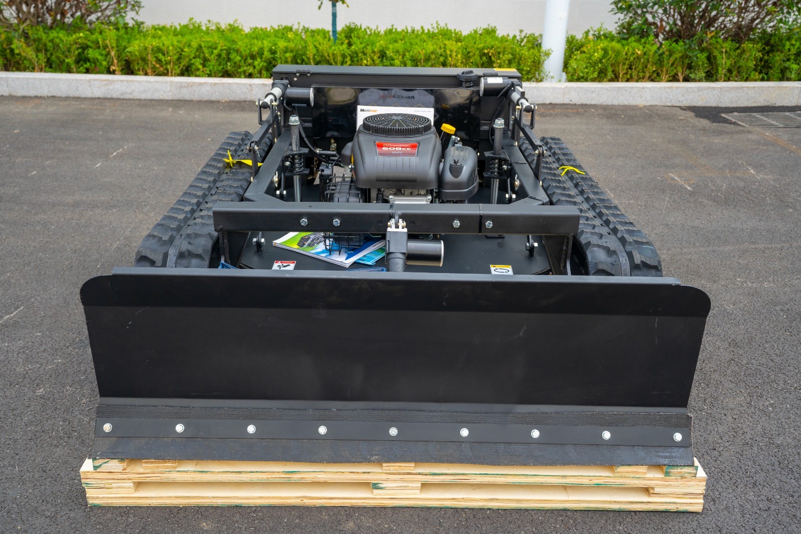 Lawn mower snow shovel, can push snow, can push soil，608/764/810