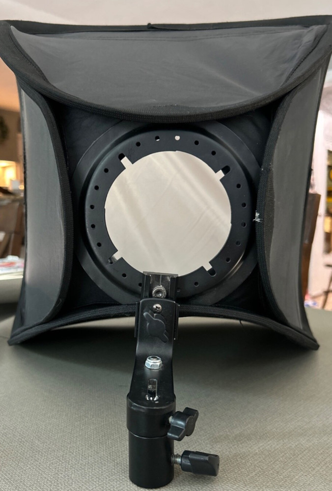 Flash Soft box w/ Hot shoe mount-24"square with relective & soft white-foldable