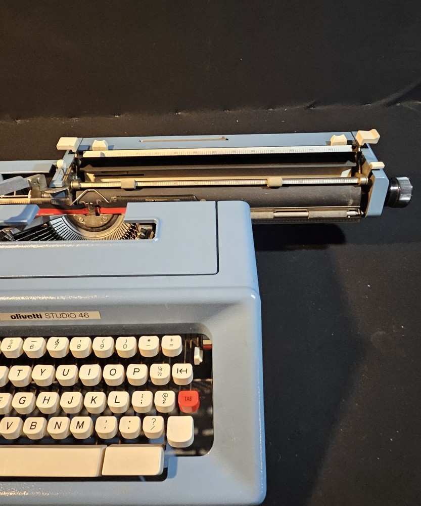 OLIVETTI Studio 46 Typewriter- Made In Spain Hard Plastic Case