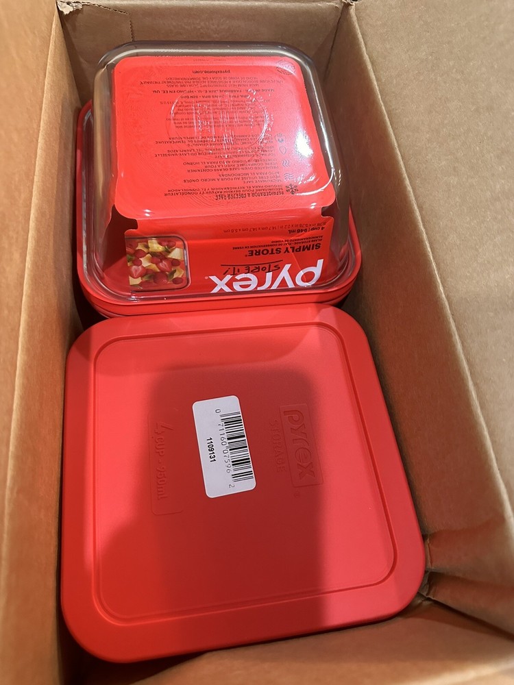 4 PCS Pyrex Storage Plus 4 Cup Square Red with Lid