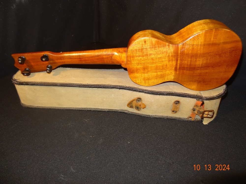 Nice Antique Leonardo Nunes Soprano Ukulele