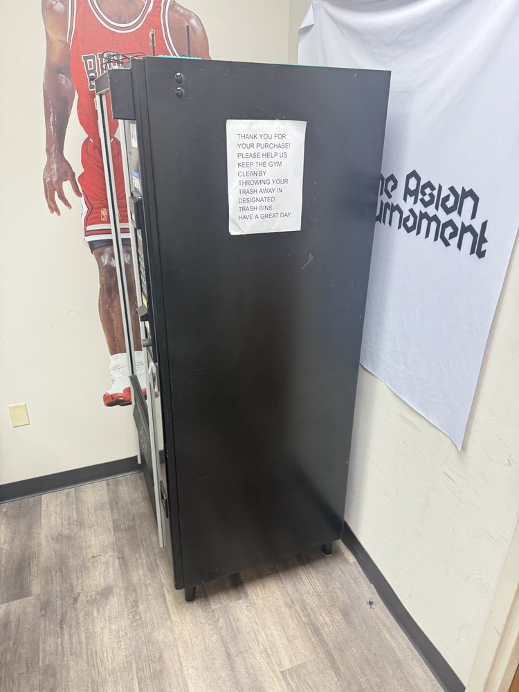 snack vending machine with card reader