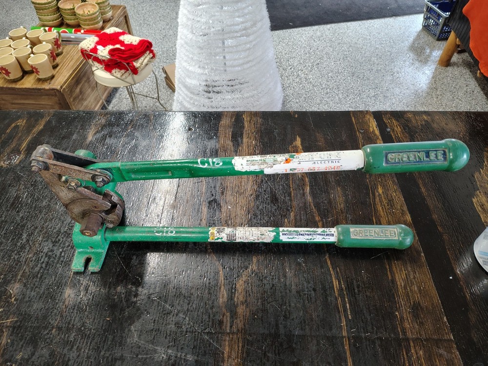 Greenlee 36587 Threaded Rod Cutter, Bench Mount, used