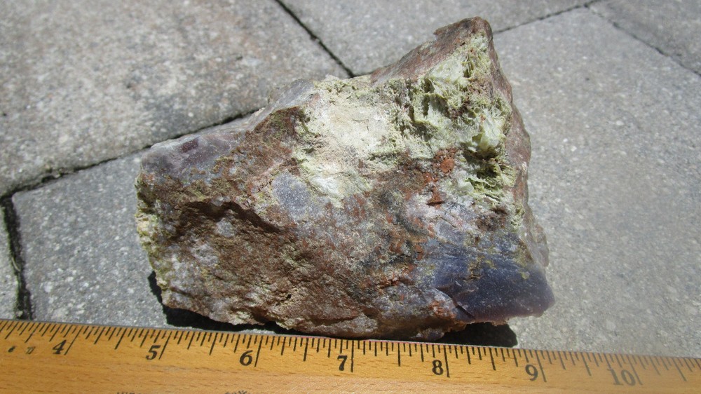 Fluorescent mineral rock partially phosphorescent S18