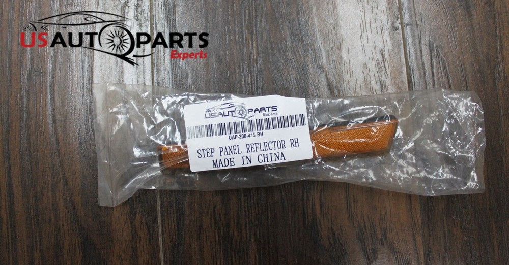 STEP PANEL REFLECTOR RH - FOR MITSUBISHI FUSO