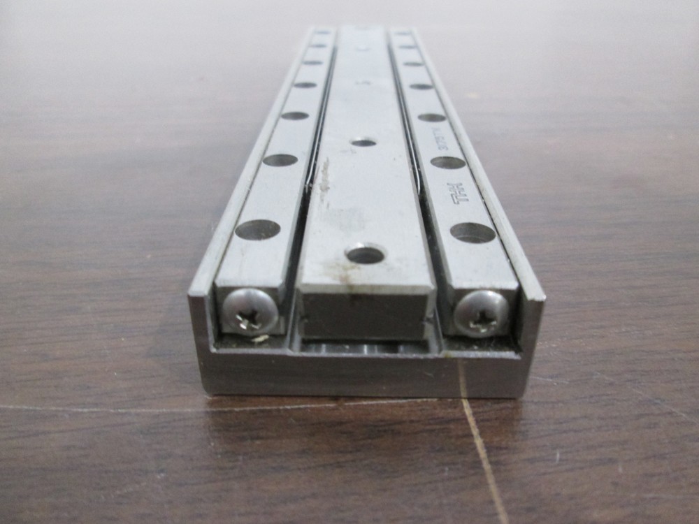THK, 3175TM, Cross Roller Table Linear Bearing, Used