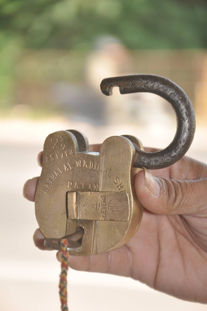 Vintage Brass Fine Quality Handcrafted 4 Levers Solid Padlock