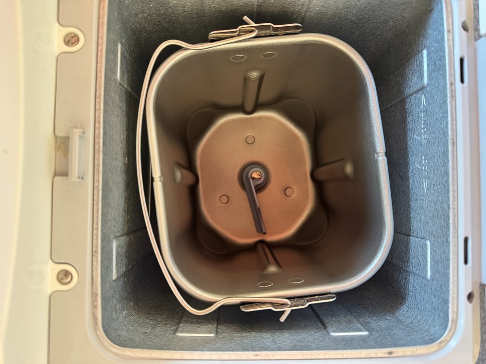 Black & Decker Model B1560 All-In-One Deluxe Automatic Breadmaker Tested