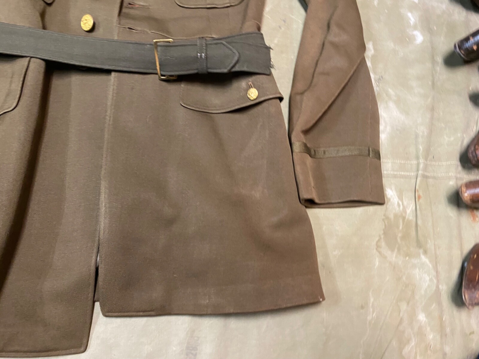 ORIGINAL WWII US ARMY OFFICER CLASS A DRESS JACKET- MEDIUM 40R