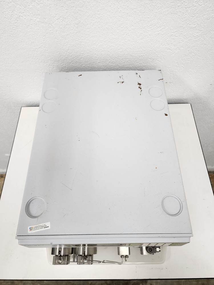 Shimadzu LC-8A Preparative Liquid Chromatography Pump Powers On