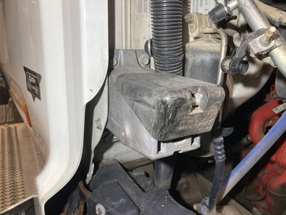 Peterbilt 567 Right/Passenger Hood Rest - Used