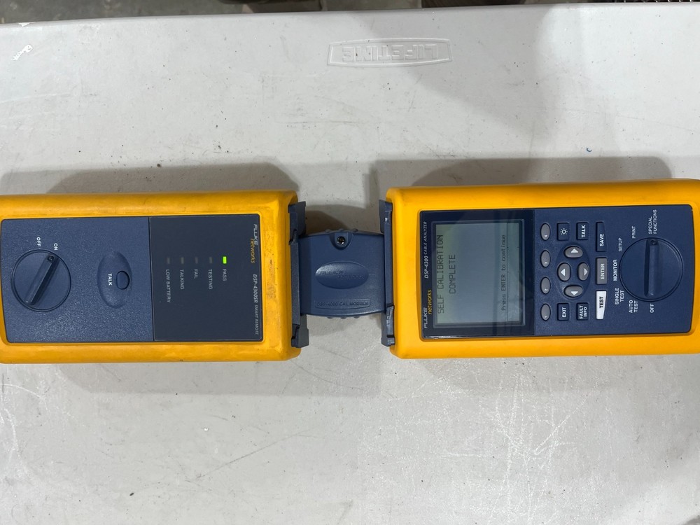 Fluke Networks DSP-4300 Cable Analyzer, Perm. Link & Channel Adapters, LOOK!!!