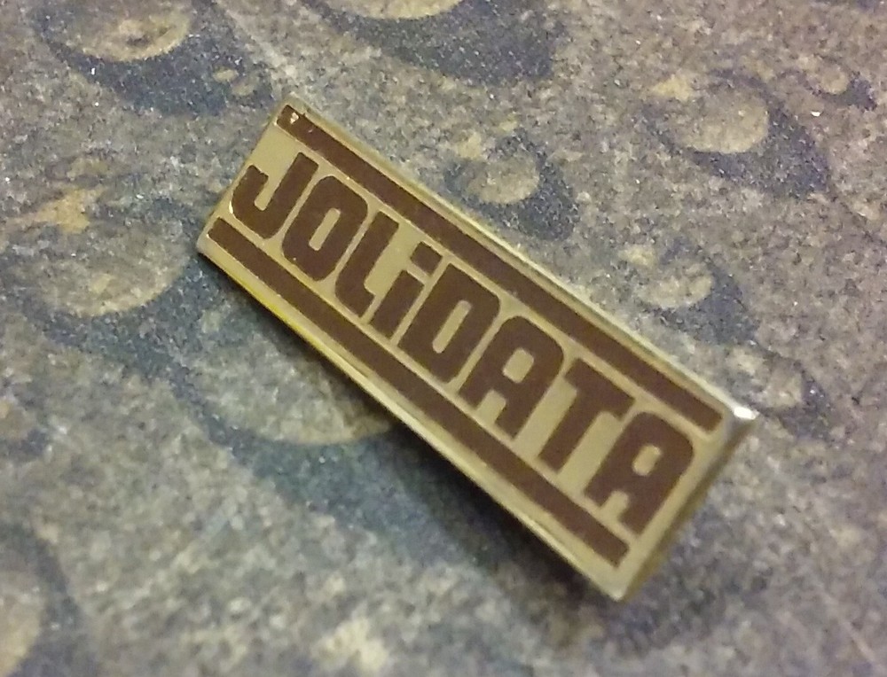 JoliData pin badge