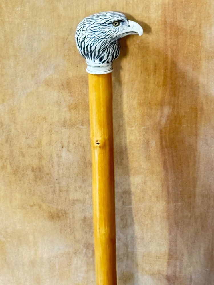 BALD EAGLE SIMULATED SCRIMSHAW HEAD MAJESTIC WALKING CANE