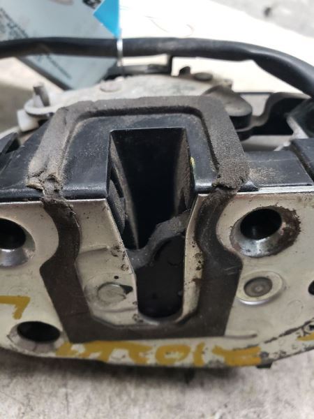 SPECTRA 2002 Keys/Latches/Locks 1011384