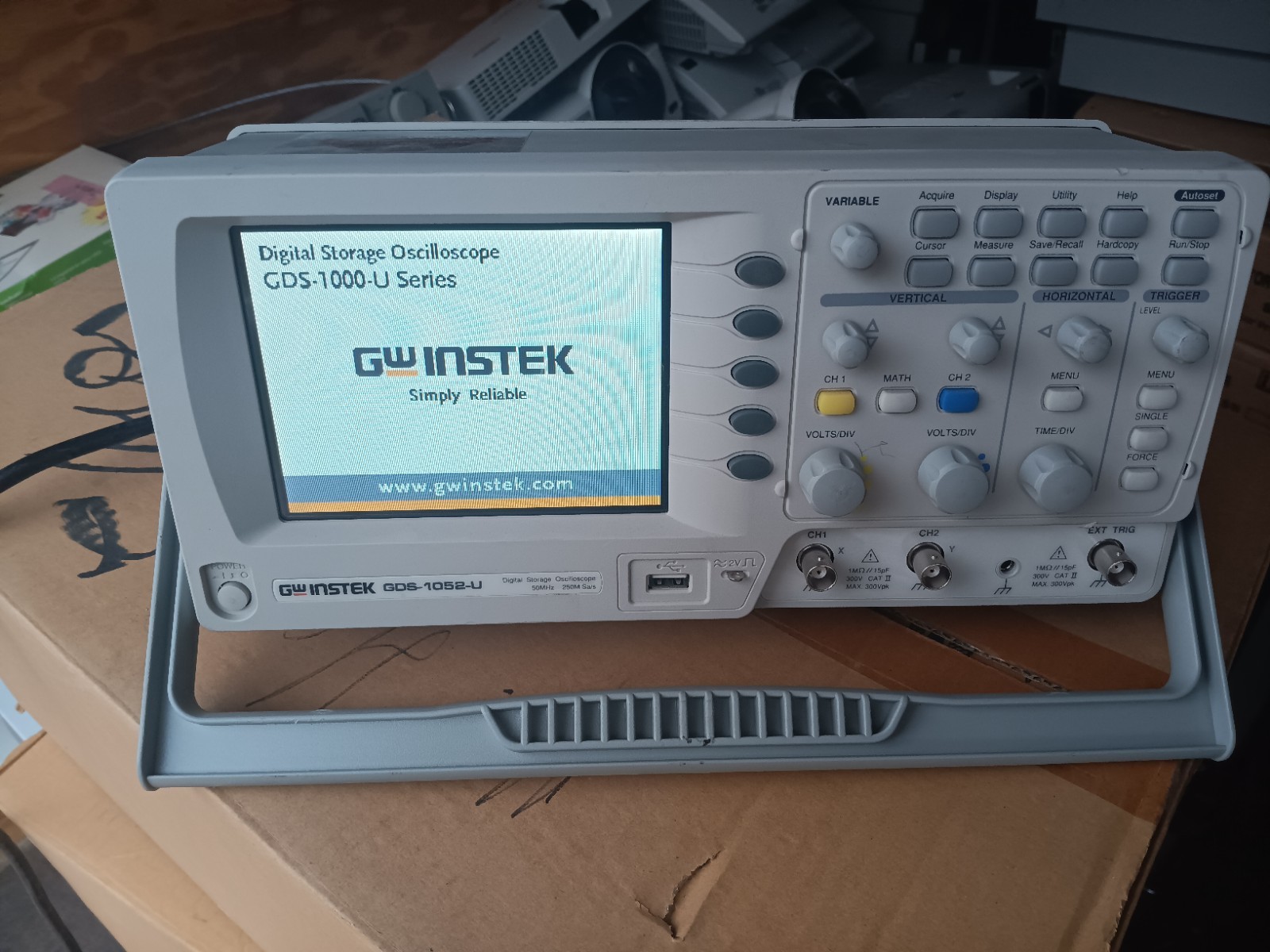 Gw Instek Digital Storage Oscilloscope GDS-1052-U 50MHz