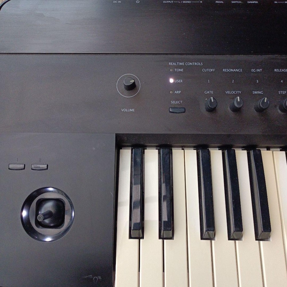 KORG KROME 61 Keys Synthesizer Used