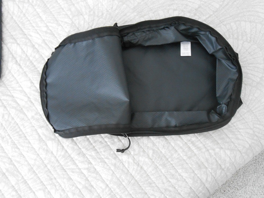 Eagle Creek Black Pack-It® Isolate Compression Cube Size-S, NWOT