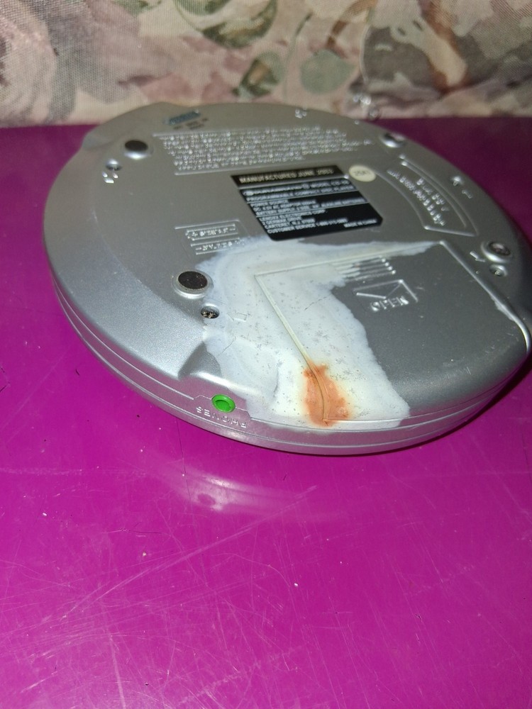 Durabrand CD-56 Programmable CD Player, Repeat Play, Bass Boost, Silver